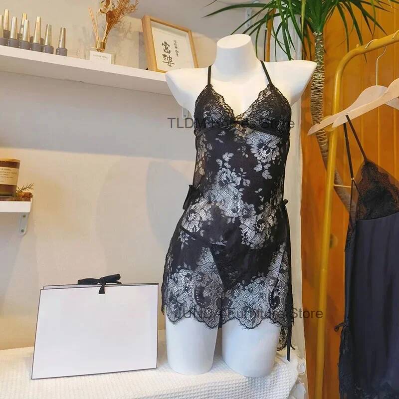Baby Clothing Store - Halve lengte ondergoed mannequins rekwisieten vrouwelijke